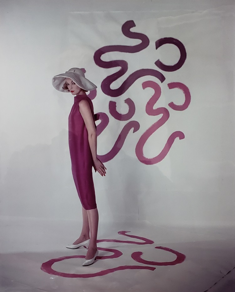 Louise Dahl-Wolfe, Iris Posing
